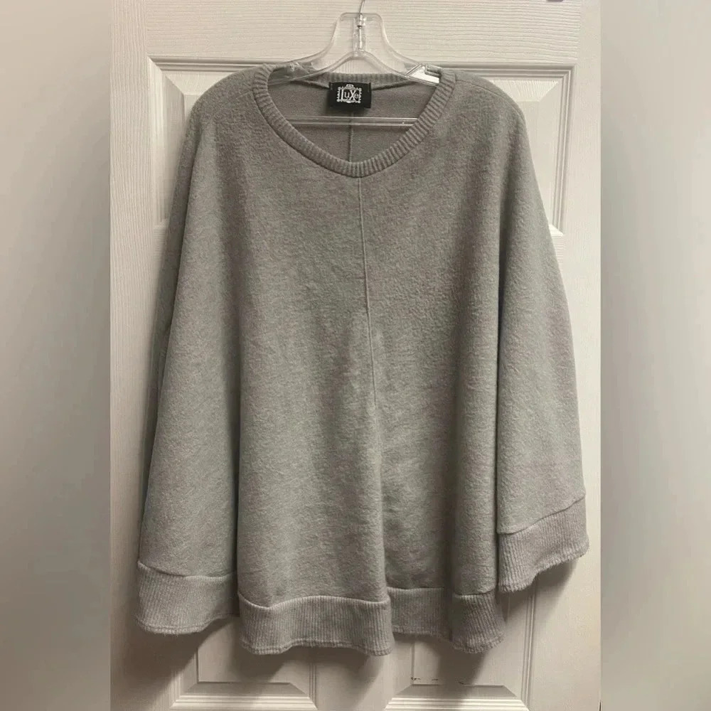 LUXE Boutique Poncho Oversized Soft Sweater Size Medium